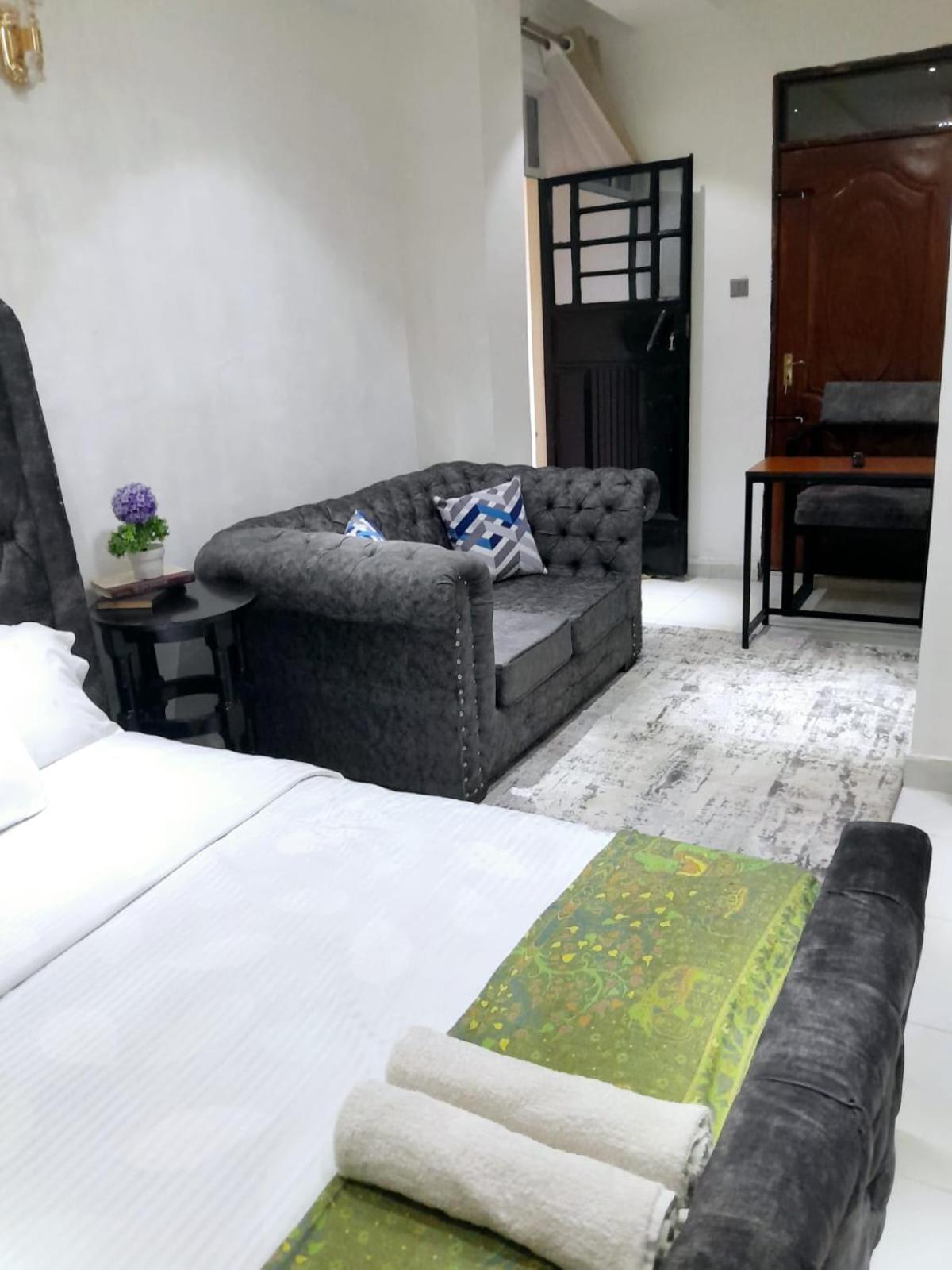 Sandalwood Suites Nakuru - Studios & One Bedroom Suites Экстерьер фото