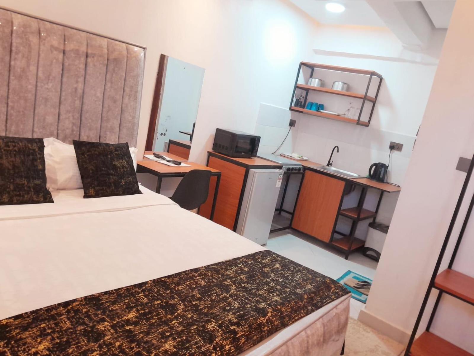 Sandalwood Suites Nakuru - Studios & One Bedroom Suites Экстерьер фото