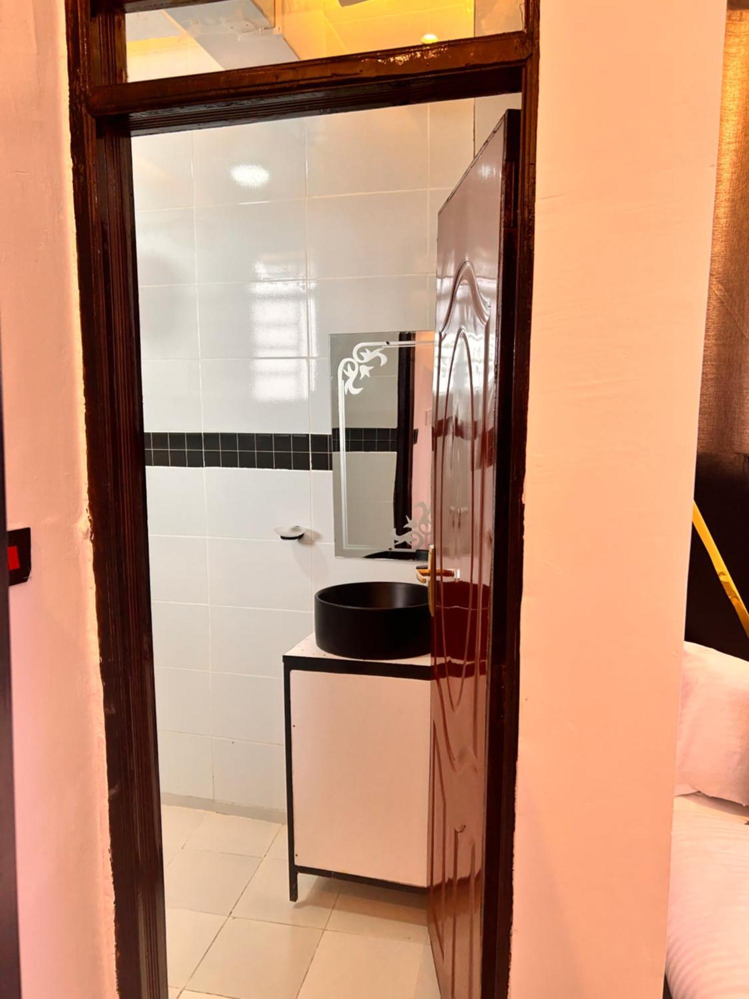Sandalwood Suites Nakuru - Studios & One Bedroom Suites Экстерьер фото